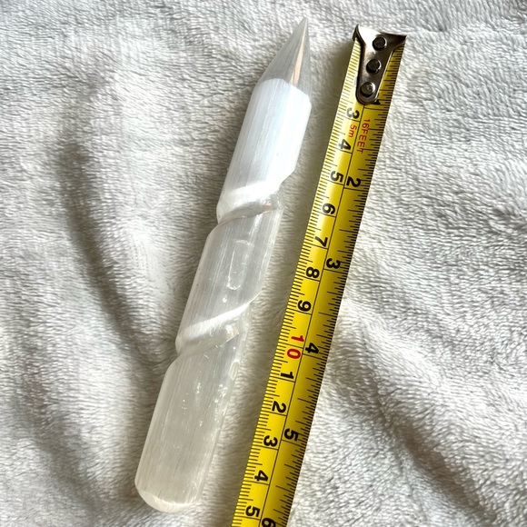 Selenite Crystal Charging “Unicorn Horn” Wand - Picture 3 of 12